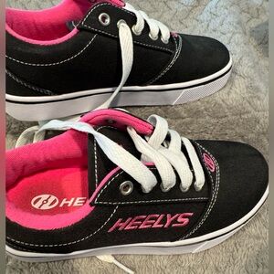 Youth Heelys Black and Pink Low-Top Skate Shoes